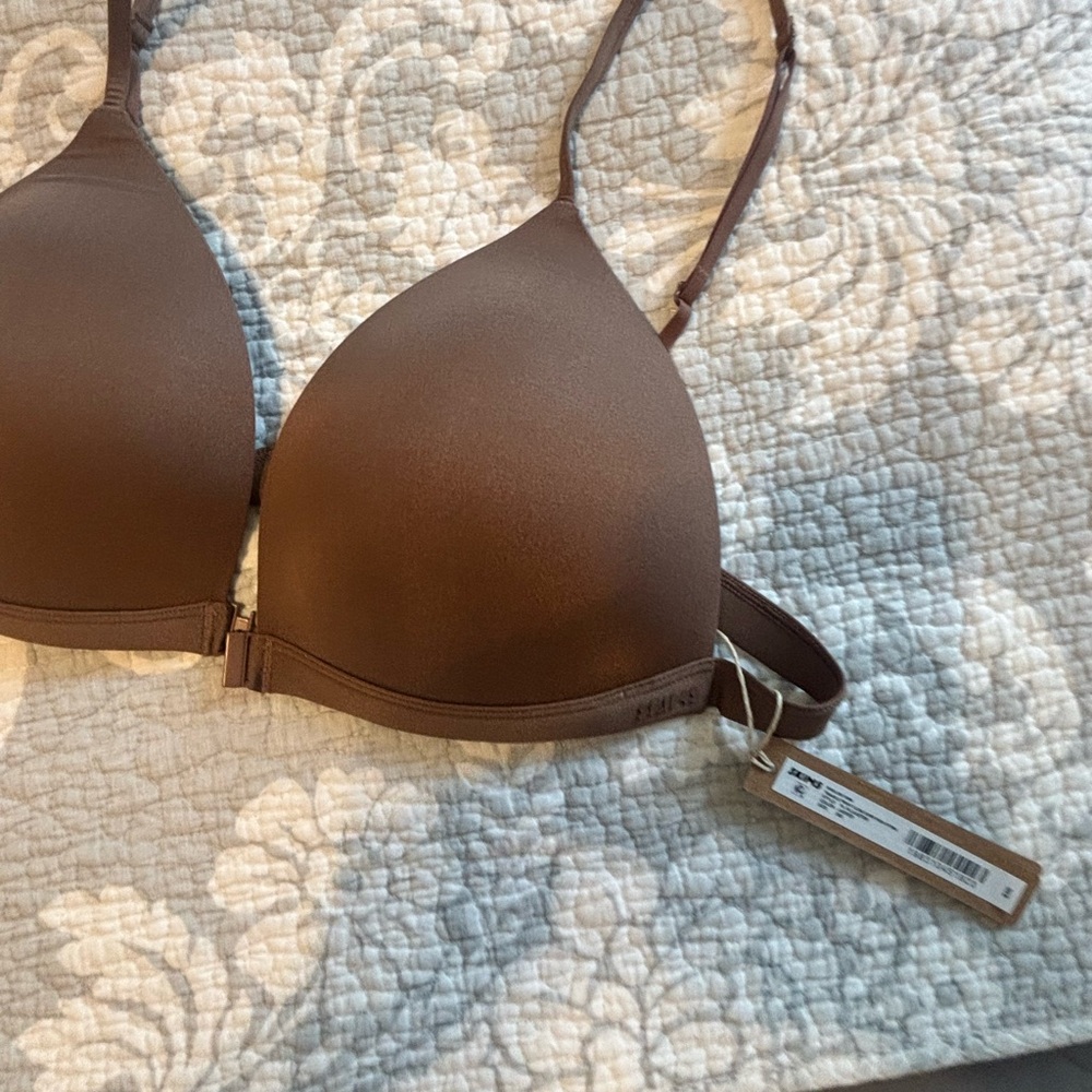 Skims Front Clasp Triangle Push Up 38D NWT